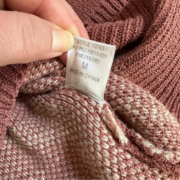 Newbury Kustom Womens M Oversized Pink Tan Star Pullover Sweater Medium Weight - Picture 8 of 11